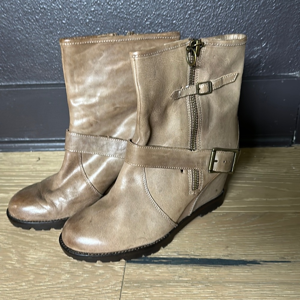 Leather ankle boots , with 2 inch platform. (518 brand)